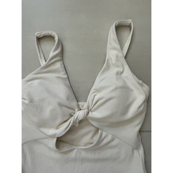 Shade & Shore Swim One Piece Swimsuit Textured Cut Out Swimwear - Picture 2 of 13